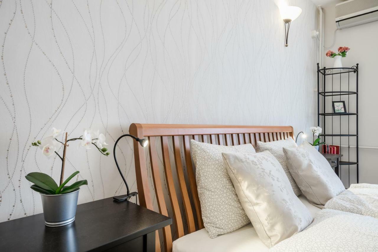 Bpr Golden Corner Suite With Balcony & A/C Budapest Eksteriør bilde