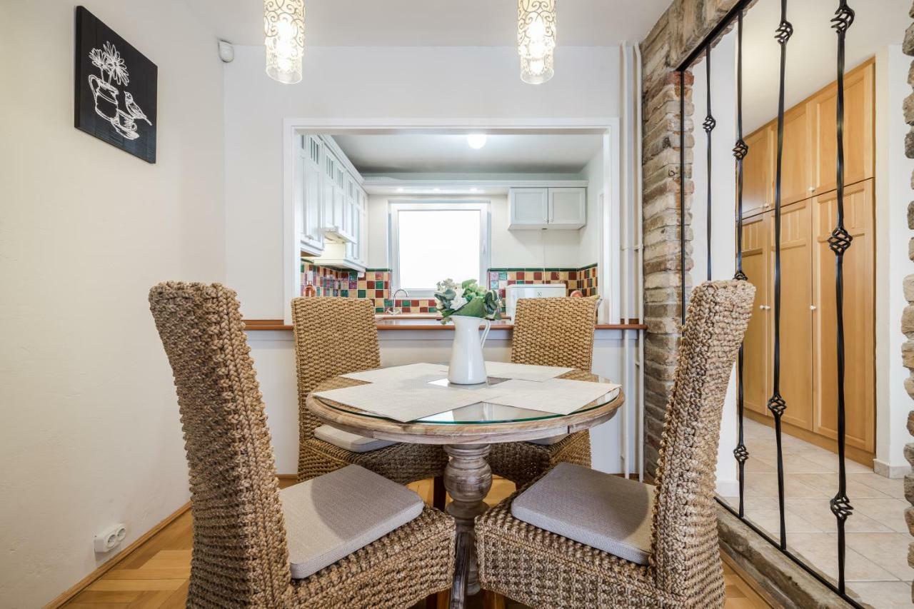 Bpr Golden Corner Suite With Balcony & A/C Budapest Eksteriør bilde